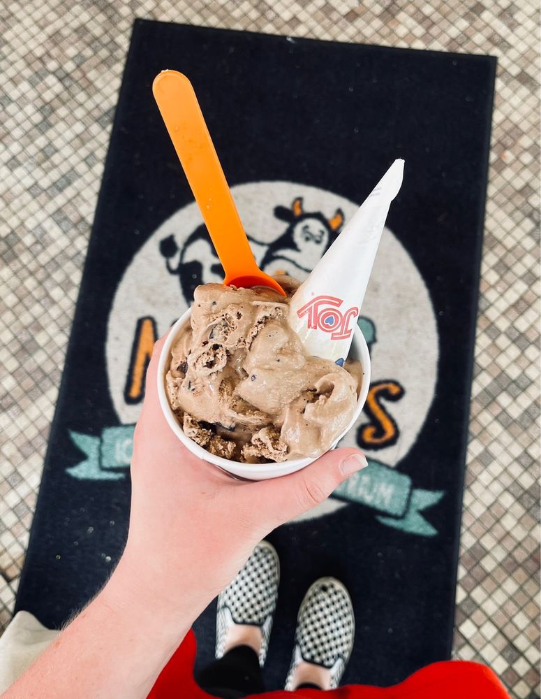 MOOZY’S ICE CREAM & YOGURT EMPORIUM Updated September 2024 57