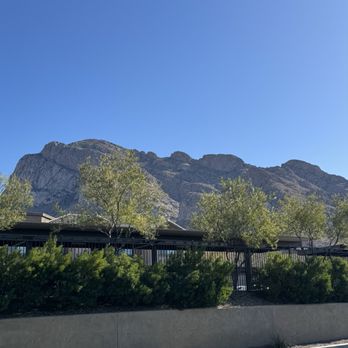 DiBella’s Brunch N’ Booze - View from patio - Breakfast & Brunch Near Me - Oro Valley, Arizona