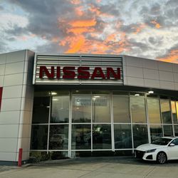 Nissan of Venice