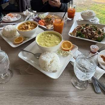 Benjarong Thai Cuisine - Thai Near Me - Redlands, California Benjarong Thai Cuisine - Thai Near Me - Redlands, California