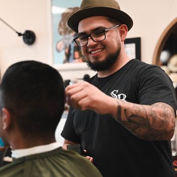 Señor Brims Barbershop - Miguel, as always providing exceptional service. Barber in Allen Texas. - Barbers Near Me - Allen, Texas Señor Brims Barbershop - Miguel, as always providing exceptional service. Barber in Allen Texas. - Barbers Near Me - Allen, Texas