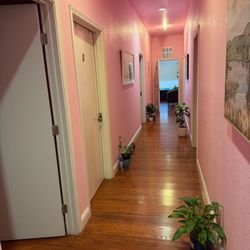Harbor Massage - Hall towards Lobby