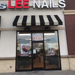 Lee Nails - Outside