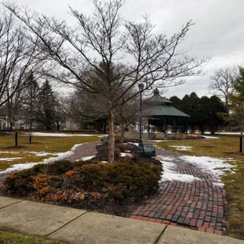 Hotrum Promenade Park - Looking at Gazebo in Hotrum Promenade Park - Parks Near Me - Tecumseh, Michigan