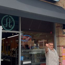 Mission Watch And Jewelry - Owner flipping me off after cussing me out for requesting a refund or additional repair of broken necklace