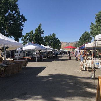 Tehachapi Farmer's Market - Last farmers market. Looking kinda slow - Farmers Market Near Me - Tehachapi, California