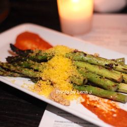 Aventura - Espàrrecs rostits ($16) - grilled asparagus, romesco, marcona almond, salt cured egg yolk, sherry vinegar