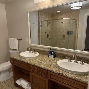 Vino Bello Resort - Bathroom - Resorts Near Me - Napa, California