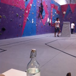 Block'Out - Cafe food with a view of the climbers