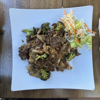 Thai Basil - Beef Pad See Ew - Thai Near Me - Sunnyvale, California
