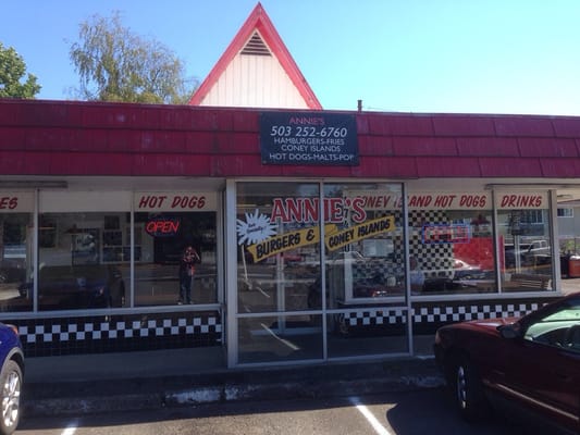Annie's by null