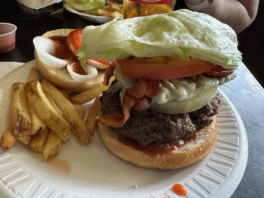 Goldyburgers by null