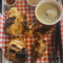 Half chicken with mashed potatoes Half chicken with mashed potatoes