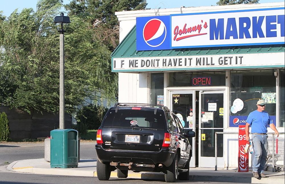 Johnny's Market Logo