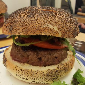 Les Frangins - The basic burger, no onions. - Burgers Near Me - Lyon, 69 Les Frangins - The basic burger, no onions. - Burgers Near Me - Lyon, 69