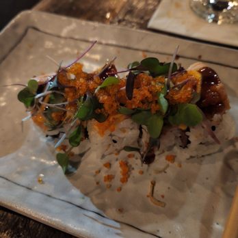 Sandfish - 7/9 Omakase Plates: 2 of 2: another half roll, don't know which one it is, but this was the tastier of the 2. - Sushi Bars Near Me - Palm Springs, California Sandfish - 7/9 Omakase Plates: 2 of 2: another half roll, don't know which one it is, but this was the tastier of the 2. - Sushi Bars Near Me - Palm Springs, California