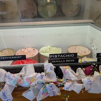 Fenton's Creamery - Ice Cream & Frozen Yogurt Near Me - Vacaville, California Fenton's Creamery - Ice Cream & Frozen Yogurt Near Me - Vacaville, California