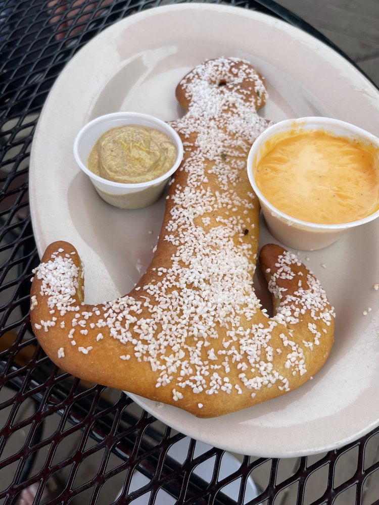 KELLY’S LAKE HOUSE ON PEPIN RESTAURANT Updated July 2024 42 Photos