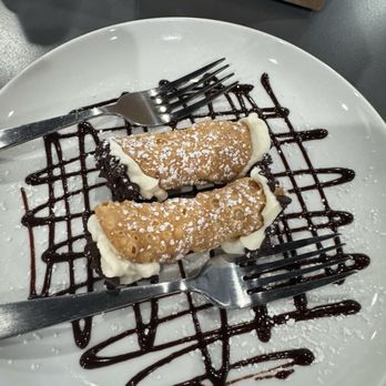 Pinocchio's - Cannoli was delicious - Italian Near Me - Sonora, California