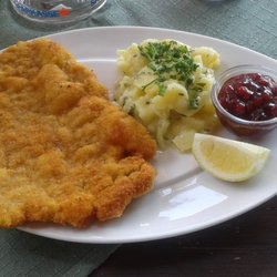 Walleralm und Stöfflhütte - Wilder Kaiser - Kinder-Wiener mit Kartoffelsalat