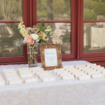 Flowers By Rebekah - Hollydphotos.com - Floral Designers Near Me