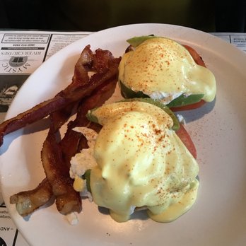 Kitchen Little - Avocado and Tomato Eggs Benedict - Breakfast & Brunch Near Me - Mystic, Connecticut