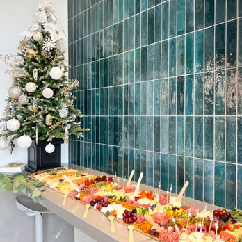 Grazing Box - San Diego - Flat Table - Caterers Near Me Grazing Box - San Diego - Flat Table - Caterers Near Me