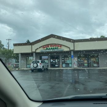 Que Huong Oriental Foods - Front of store - Grocery Near Me - Salem, Oregon Que Huong Oriental Foods - Front of store - Grocery Near Me - Salem, Oregon