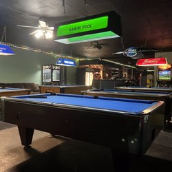 Habibi Hookah Bar - Pool tables