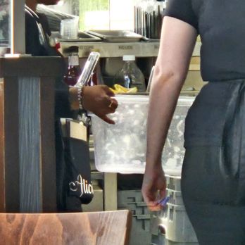 Yard House - The non attentive waitress - New American Near Me - Lombard, Illinois