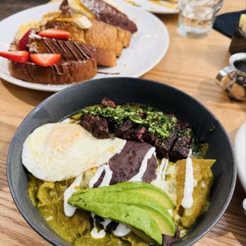 Un Amor - Steak Chilaquiles - Breakfast & Brunch Near Me - Chicago, Illinois Un Amor - Steak Chilaquiles - Breakfast & Brunch Near Me - Chicago, Illinois
