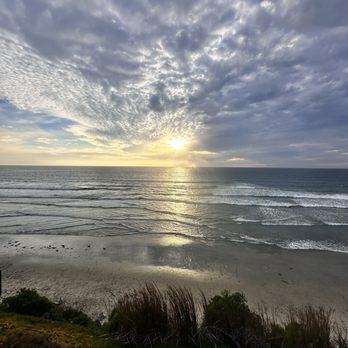 Best Pizza & Brew Cardiff By The Sea - Windy wintery chilled sunset at 50°.  Made hot pizza taste that much better. - Pizza Near Me - Cardiff, California