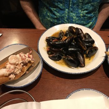 Red Lobster - Mussels, Chilled Lobster-and-Shrimp Roll - Seafood Near Me - Orlando, Florida