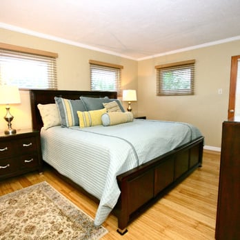 The Siesta Key Blue Cottage - Fabulous renovated bedroom with king size bed. - Real Estate Services Near Me - Sarasota, Florida The Siesta Key Blue Cottage - Fabulous renovated bedroom with king size bed. - Real Estate Services Near Me - Sarasota, Florida