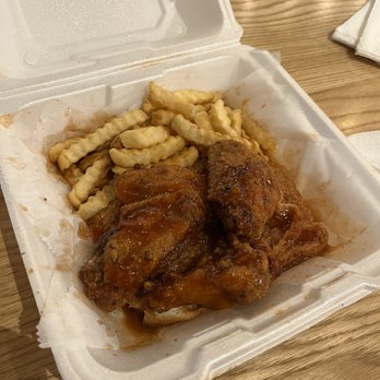Union Street Market - 3 piece wings with fries from Brooks BBQ - Pizza Near Me - Fort Wayne, Indiana Union Street Market - 3 piece wings with fries from Brooks BBQ - Pizza Near Me - Fort Wayne, Indiana
