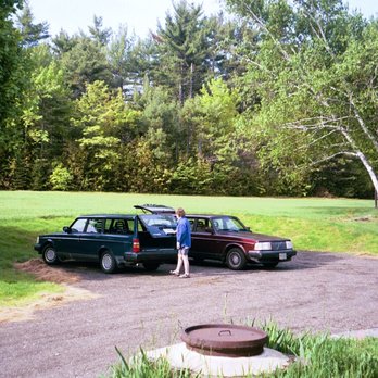 Willow Run Bed Biscuit & Bath - Pet Sitting Near Me - Belgrade, Maine Willow Run Bed Biscuit & Bath - Pet Sitting Near Me - Belgrade, Maine