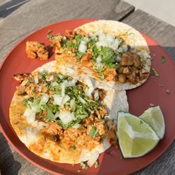 El Santo Gallo Taqueria - Chicken tacos on flour tortillas