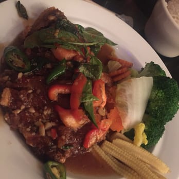Sisters Thai - Thai Near Me - Fairfax, Virginia