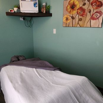 Well Kneaded - Massage Room - Reflexology Near Me - Decatur, Georgia Well Kneaded - Massage Room - Reflexology Near Me - Decatur, Georgia