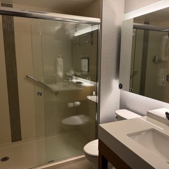 Hyatt Place Provo - Nice bathroom - Hotels Near Me - Provo, Utah Hyatt Place Provo - Nice bathroom - Hotels Near Me - Provo, Utah