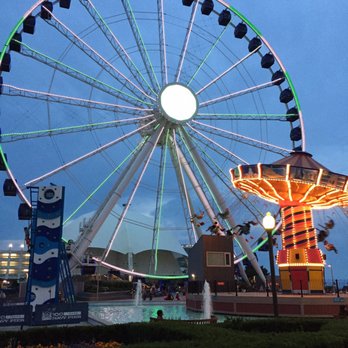 Navy Pier - The giant wheel - Landmarks & Historical Buildings Near Me - Chicago, Illinois