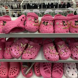 Citi Trends - Crocs