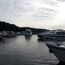 Yachtcharter Römer - Blick aus der Marina Yachtcharter Römer in Richtung Müritzsee