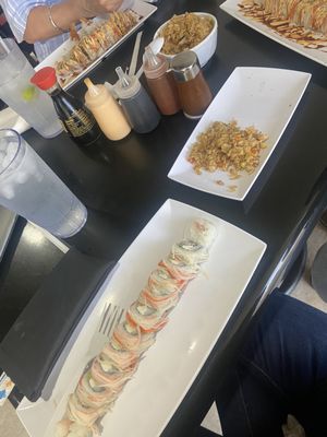 Maki Sushi Bar by null