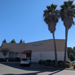ReRuns Resale - Early morning check-in at Poway's best thrift store.