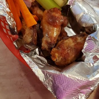 Quonset Pizza - Garlic Parm Wings - Pizza Near Me - Waukegan, Illinois Quonset Pizza - Garlic Parm Wings - Pizza Near Me - Waukegan, Illinois