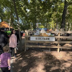 County Line Orchard - Kids Farm Entrance