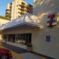 7-Eleven - Store front