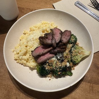 Flower Child - Steak, broccoli, mac and cheese - Salad Near Me - Charlotte, North Carolina Flower Child - Steak, broccoli, mac and cheese - Salad Near Me - Charlotte, North Carolina