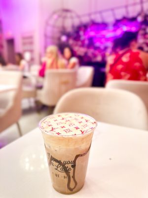 Café Lola by null